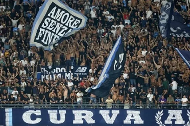 أزمة أمنية تسبق مواجهة نابولي وبي إس في في دوري الأبطال