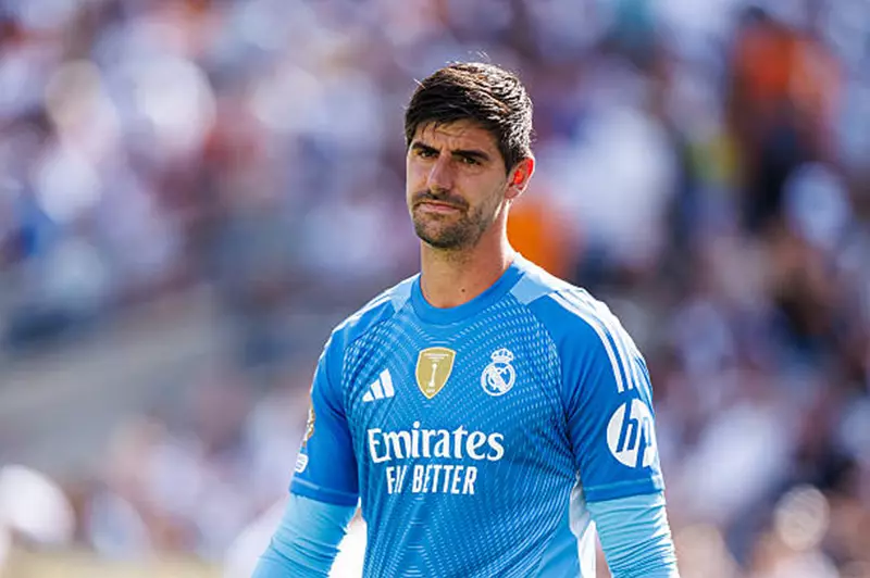 عانق التاريخ.. كورتوا يهدد عرش كاسياس مع ريال مدريد