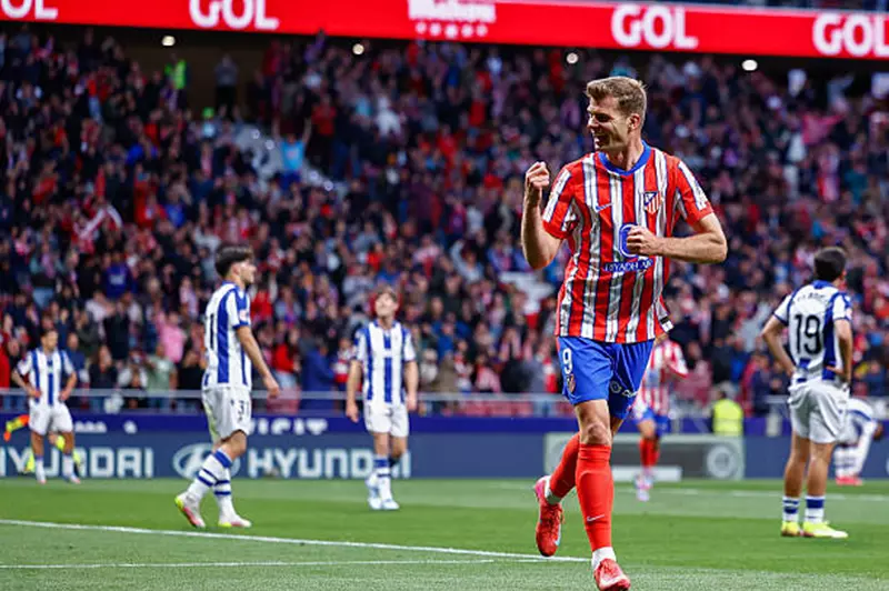 نيوكاسل يرغب في ضم شورلوث من أتلتيكو مدريد